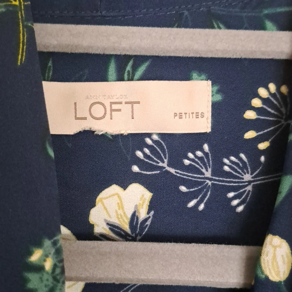 LOFT Petites Floral Career Top size S - Picture 2 of 6